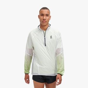 Zero Jacket Ultralight. Ultra stripped-back. It feels like nothing! On Running
